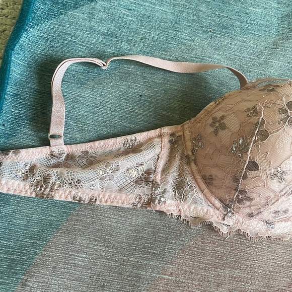 Victorias Floral Lace Underwire Bra - Pink 34D - Picture 6 of 13